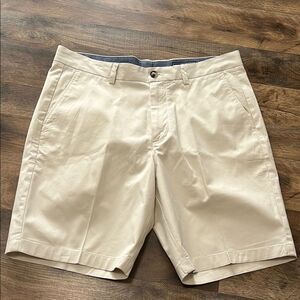 Vineyard vines breaker shorts size 34